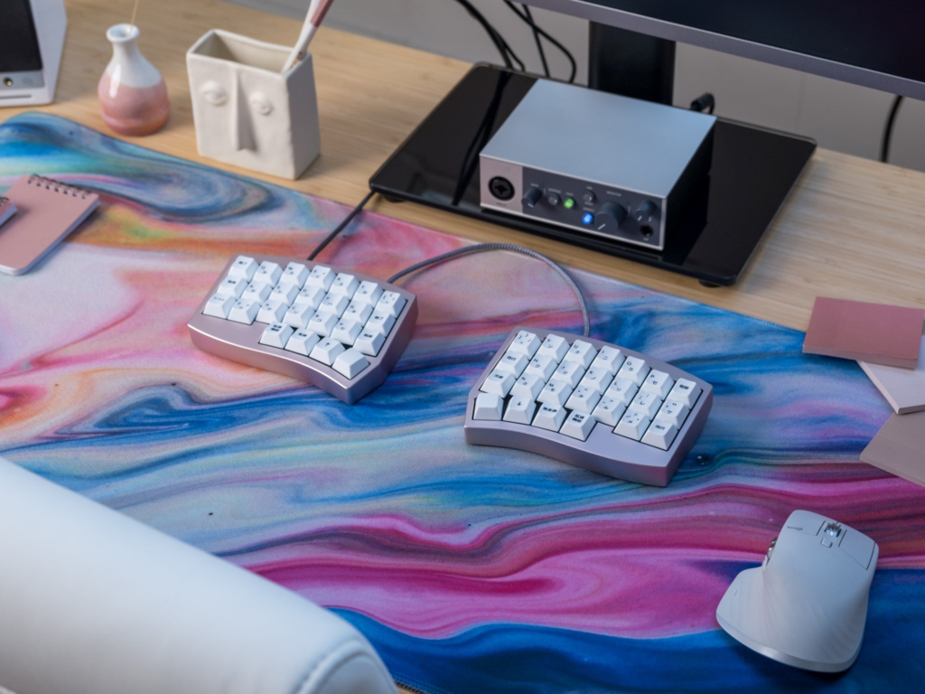 Image of Altair-X on deskmat from Cannonkeys