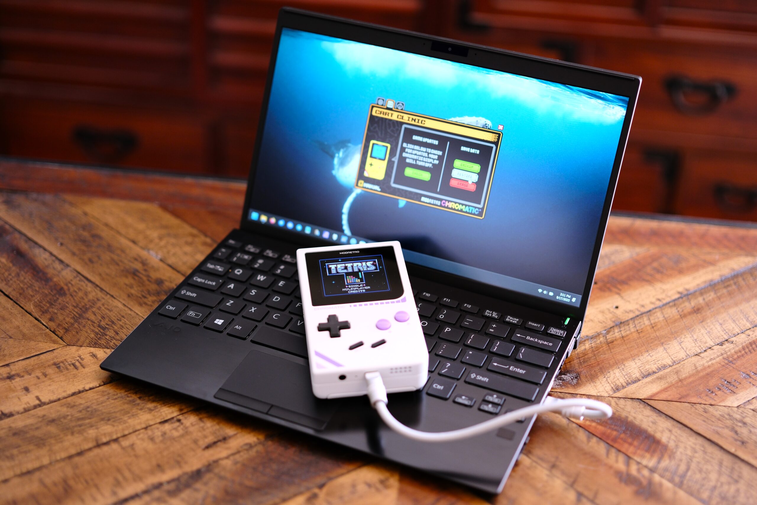 Modretro Chromatic laying on Vaio laptop with Cart Clinic open on screen