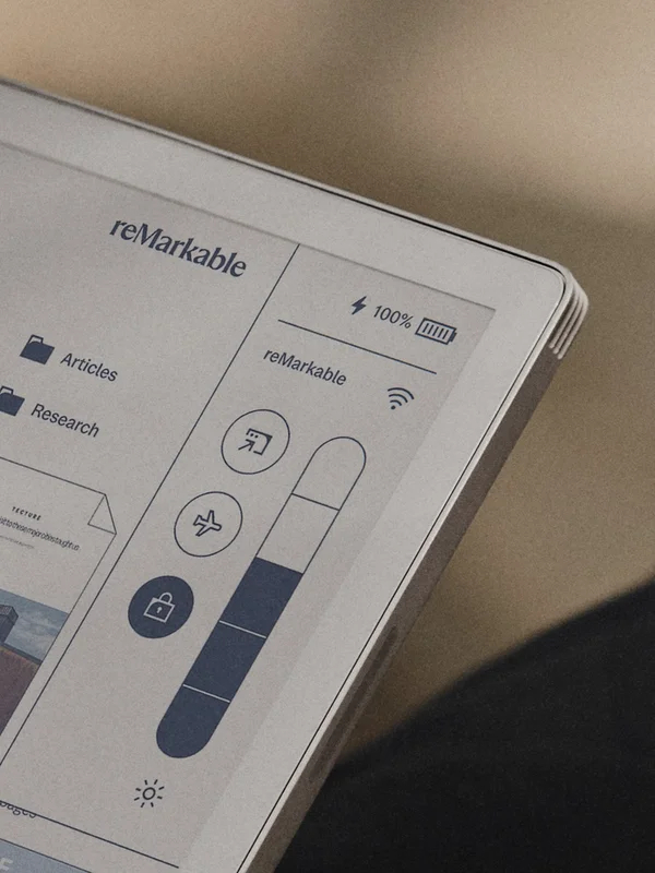 reMarkable Paper Pro Move showing lighting options