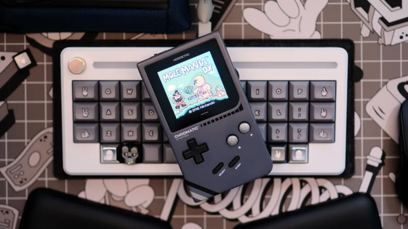 Modretro Chromatic playing Mole Mani DX