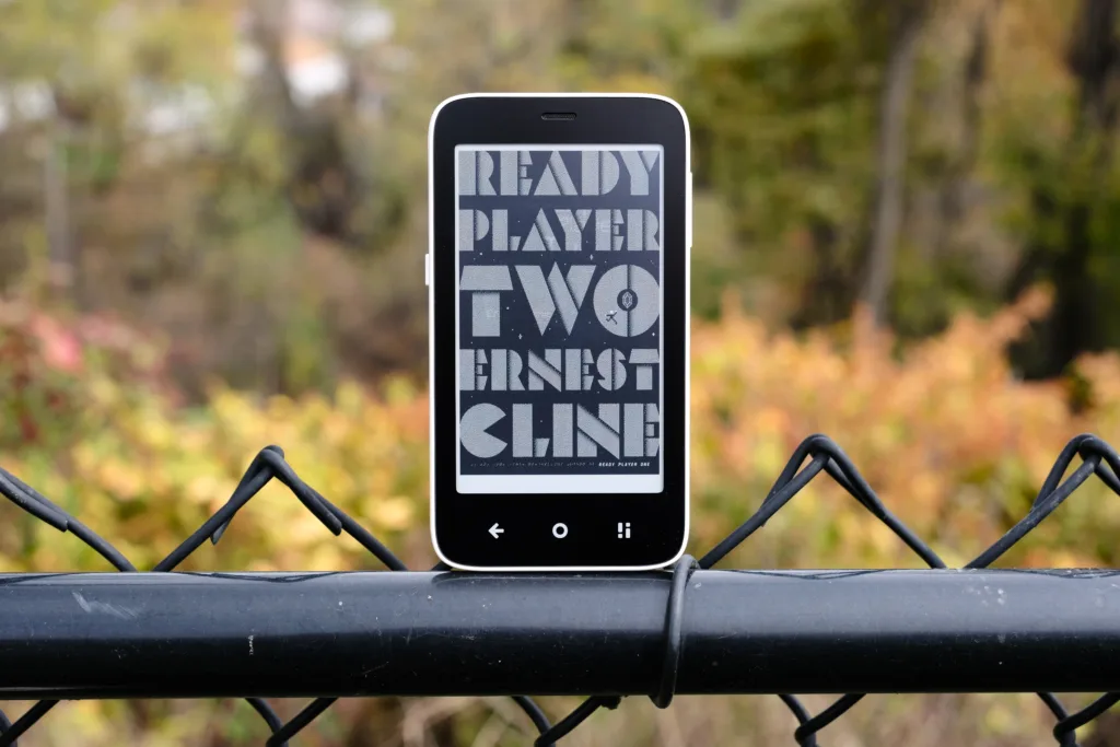 Mudita Kompakt with ready player two epub on the screen