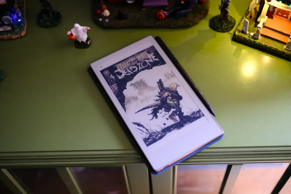 reMarkable Paper Pro reading comic book