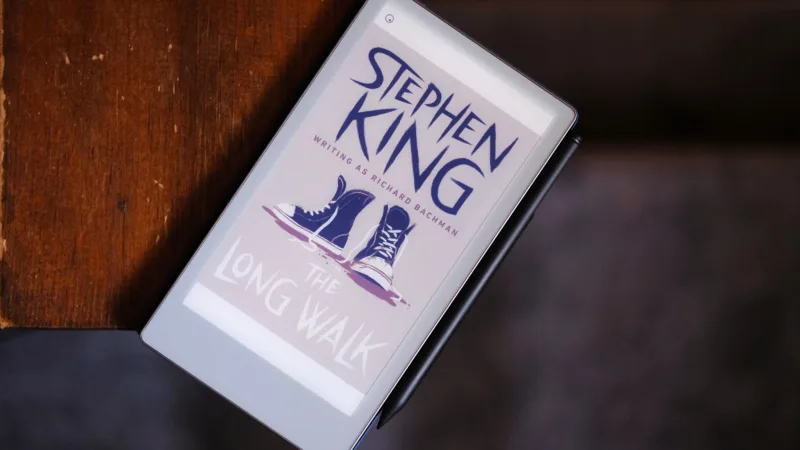 reMarkable Paper Pro Move on edge of staircase