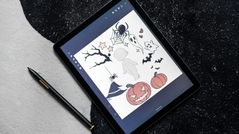 eyemoo Epaper S1 on black and white background