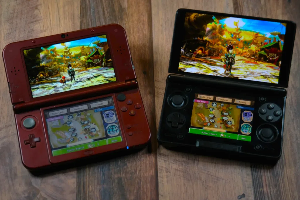 A side-by-side picture of the New 3DS XL and Thor running Monster Hunter 4 Ultimate.