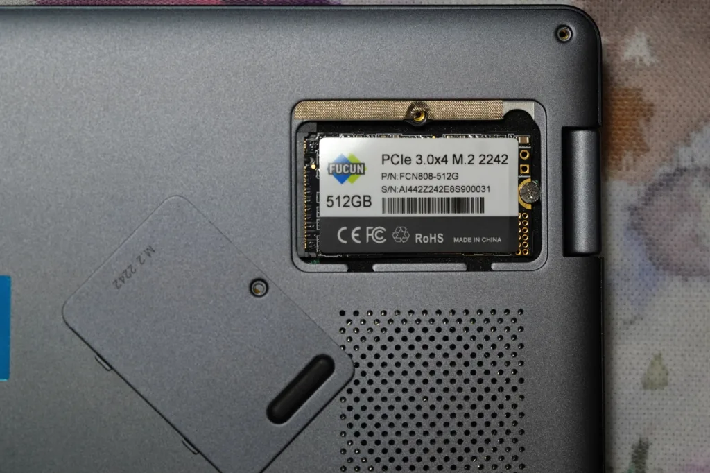 X-Plus Piccolo Netbook showing pcie slot