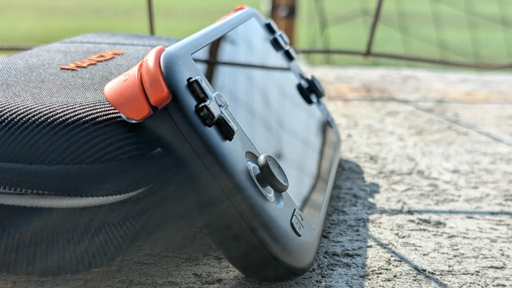 view of black Mangmi Air X from its left side