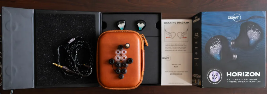 ZiiGaat Horizon box contents on a desk