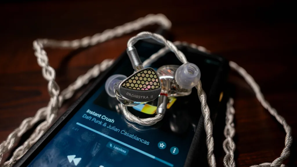 Kiwi Ears Orchestra 2 with stock cable and Shanling M9 Plus DAP
