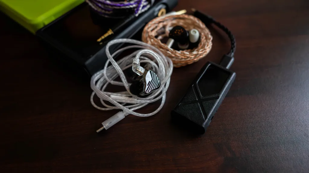 Kunten next to other buds