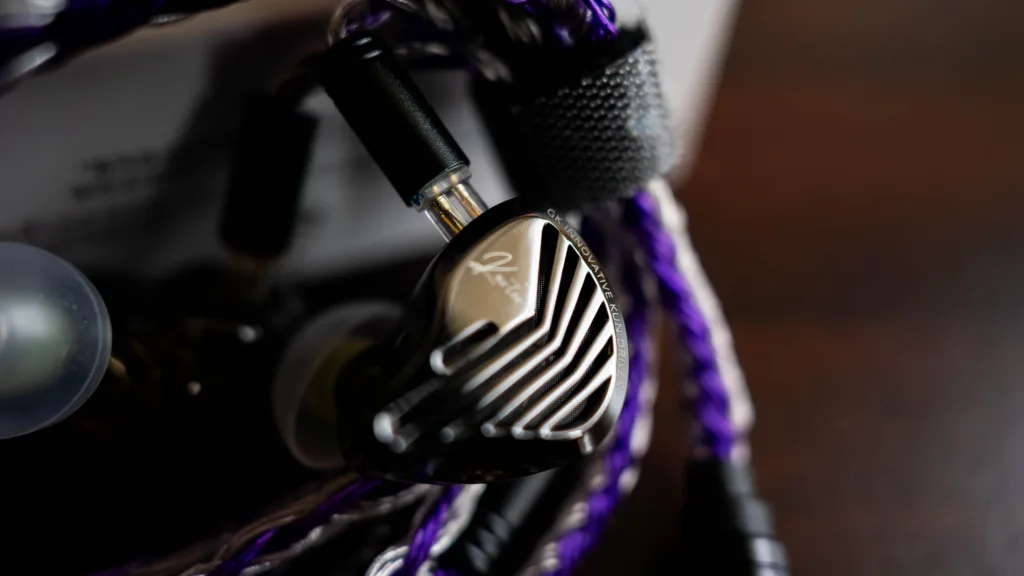 Kunten and cable up close