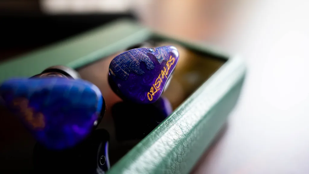 Cano Cristales shells on top of the iBasso PB5 Osprey tube amp