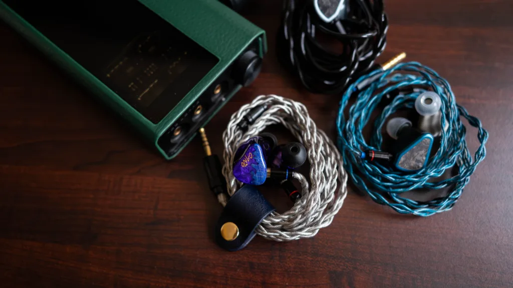 Cano Cristales beside the iBasso PB5 Osprey tube amp, alongside the Symphonium Titan and Giant