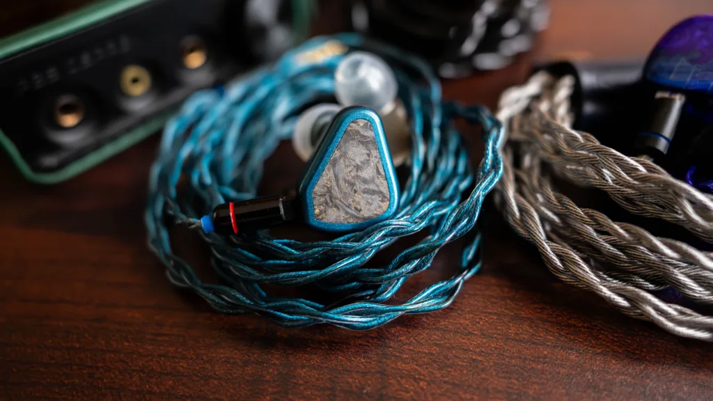 Symphonium Titan with the iBasso PB5 Osprey and other IEMs
