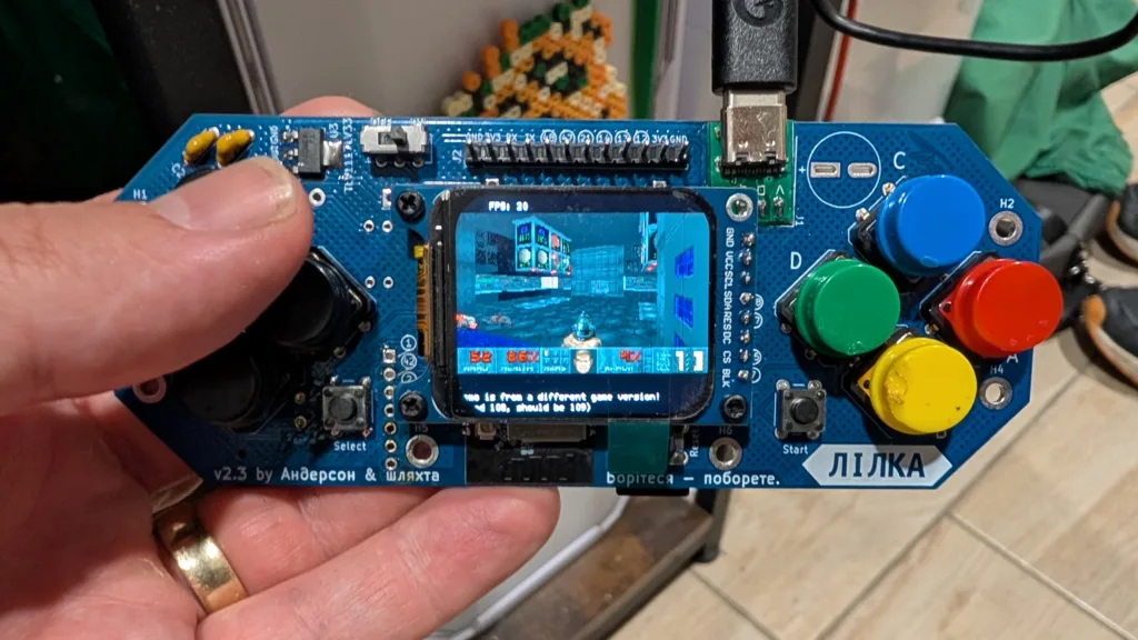 Lilka console running Doom